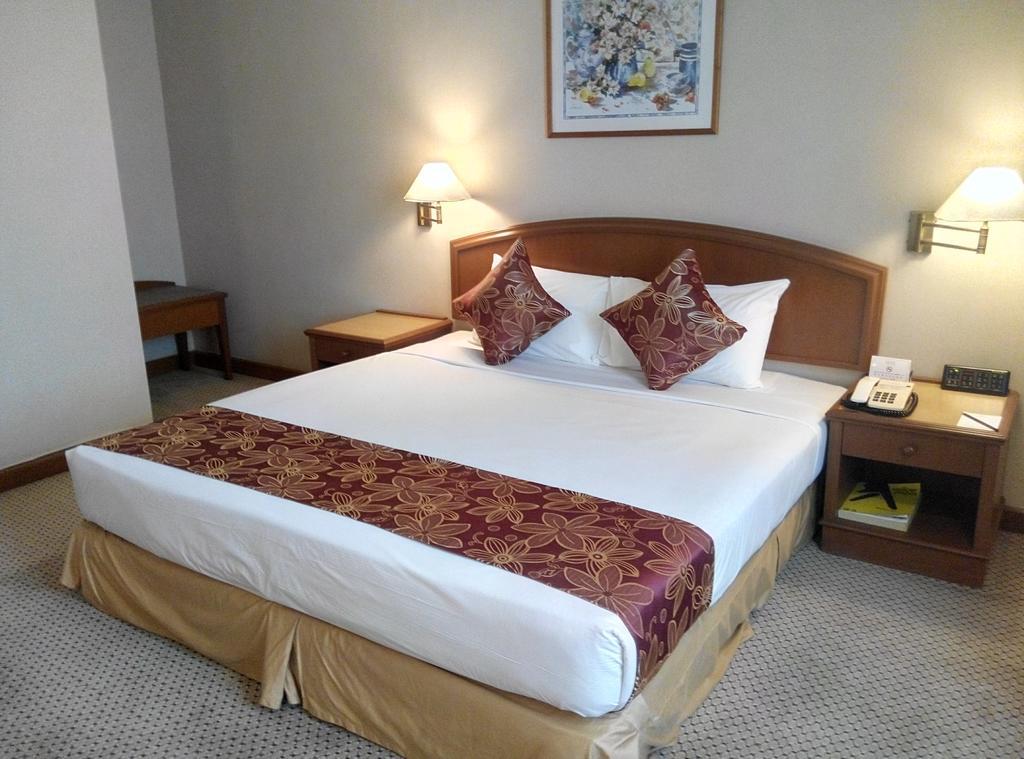 Mandarin Court Hotel Kuala Lumpur Room photo