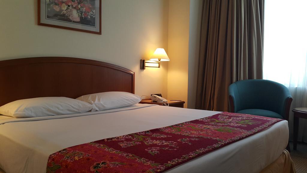 Mandarin Court Hotel Kuala Lumpur Room photo